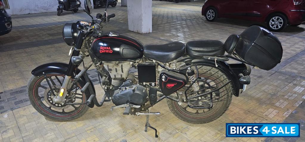Royal Enfield Classic Stealth Black