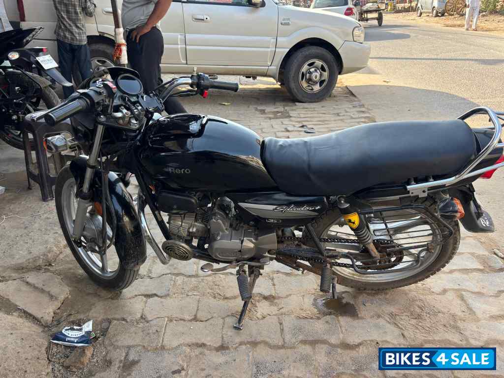 Black&silver Hero Splendor Plus BS6