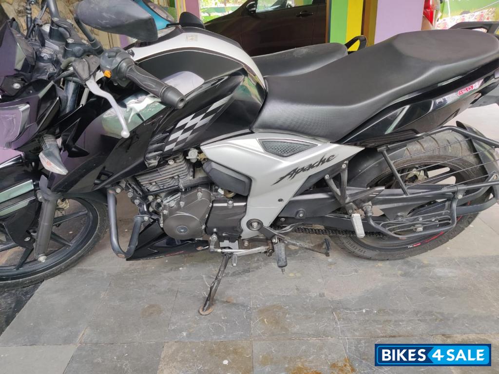 TVS Apache RTR 160 4V