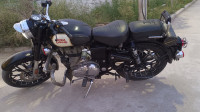 Black Royal Enfield Classic 350