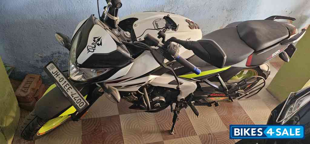 Bajaj Pulsar NS 200 BS6