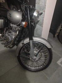 Gun Metal Grey Royal Enfield Classic Gunmetal Grey