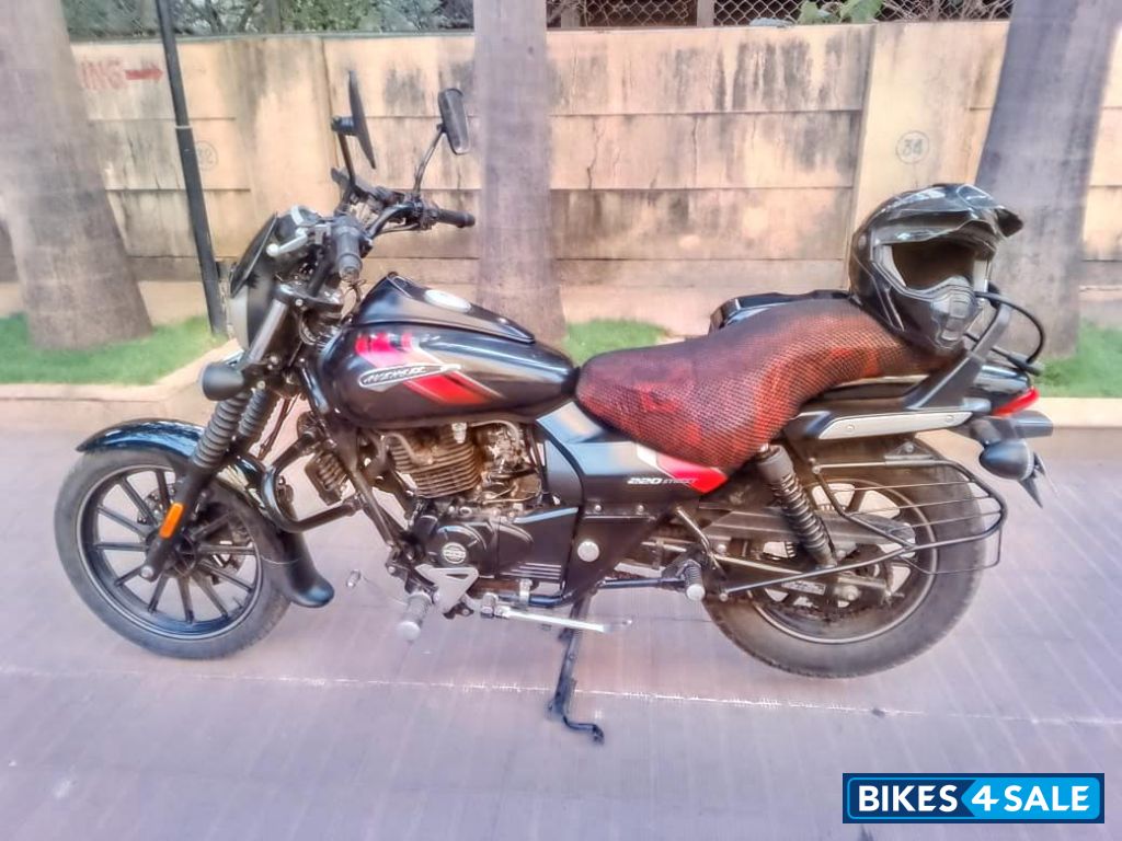 Bajaj Avenger Street 220