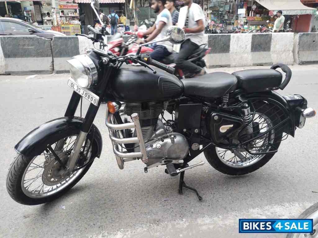Black Royal Enfield Classic 350