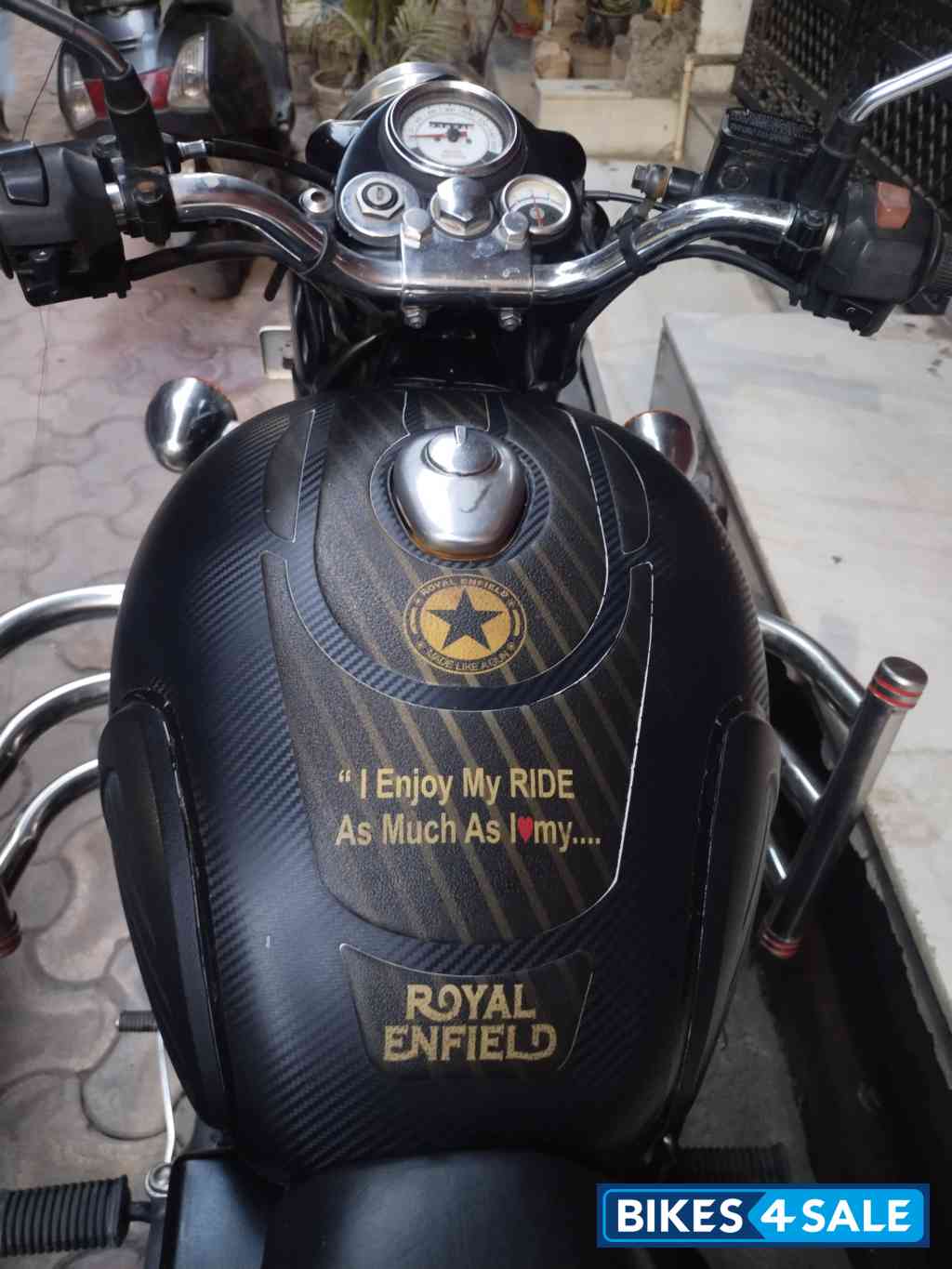 Black Royal Enfield Classic 350 Black Royal Enfield Classic 350