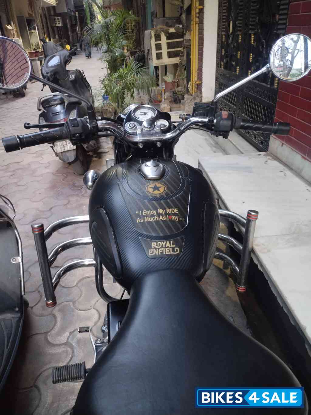 Black Royal Enfield Classic 350 Black Royal Enfield Classic 350
