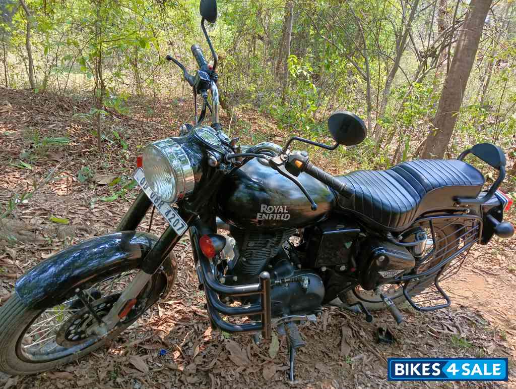 Black Royal Enfield Bullet 350 ES BS6