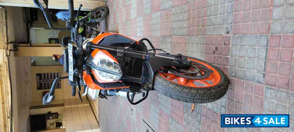 Electric Orange KTM Duke 390