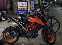Electric Orange KTM Duke 390