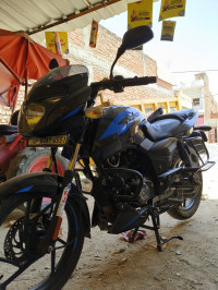 Bajaj Pulsar 125