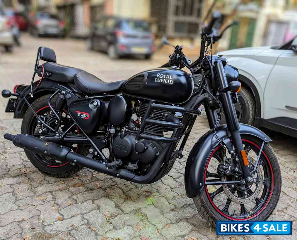 Stealth Black Royal Enfield Classic 350