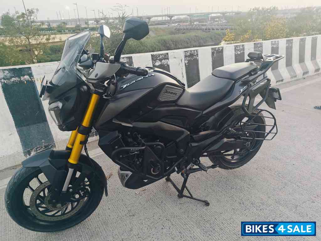 Black Bajaj Dominar 400 ABS BS6