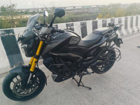 Black Bajaj Dominar 400 ABS BS6