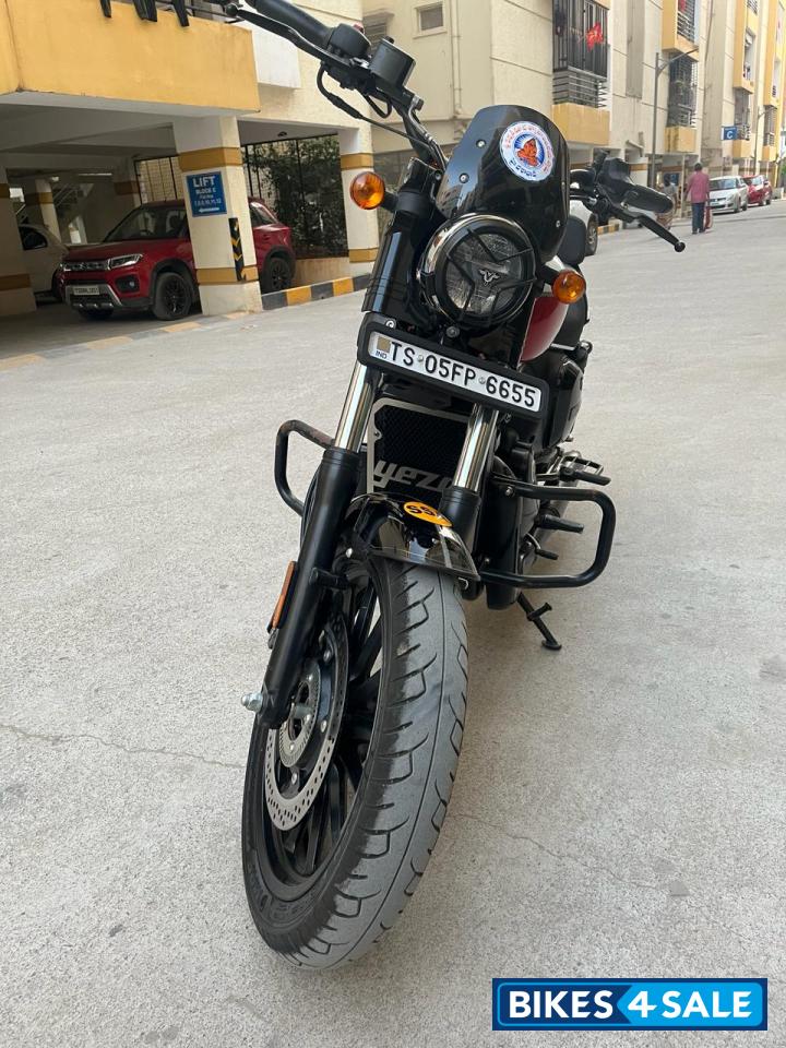 Yezdi Roadster Dual Tone