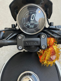 Yezdi Roadster Dual Tone