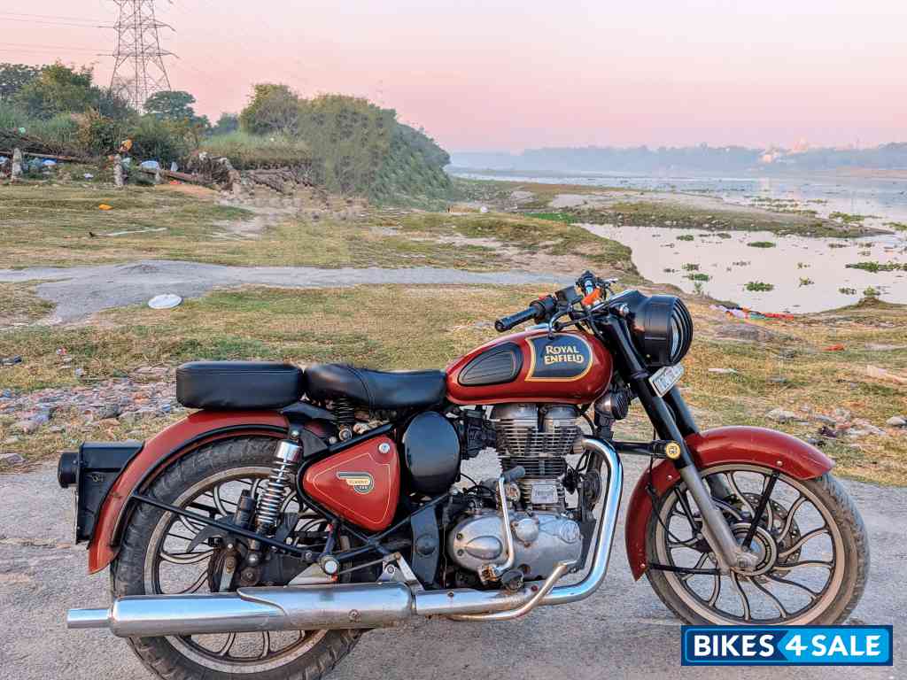 Redditch Red Royal Enfield Classic 350 Redditch Red