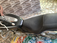 Black Bajaj Avenger Cruise 220