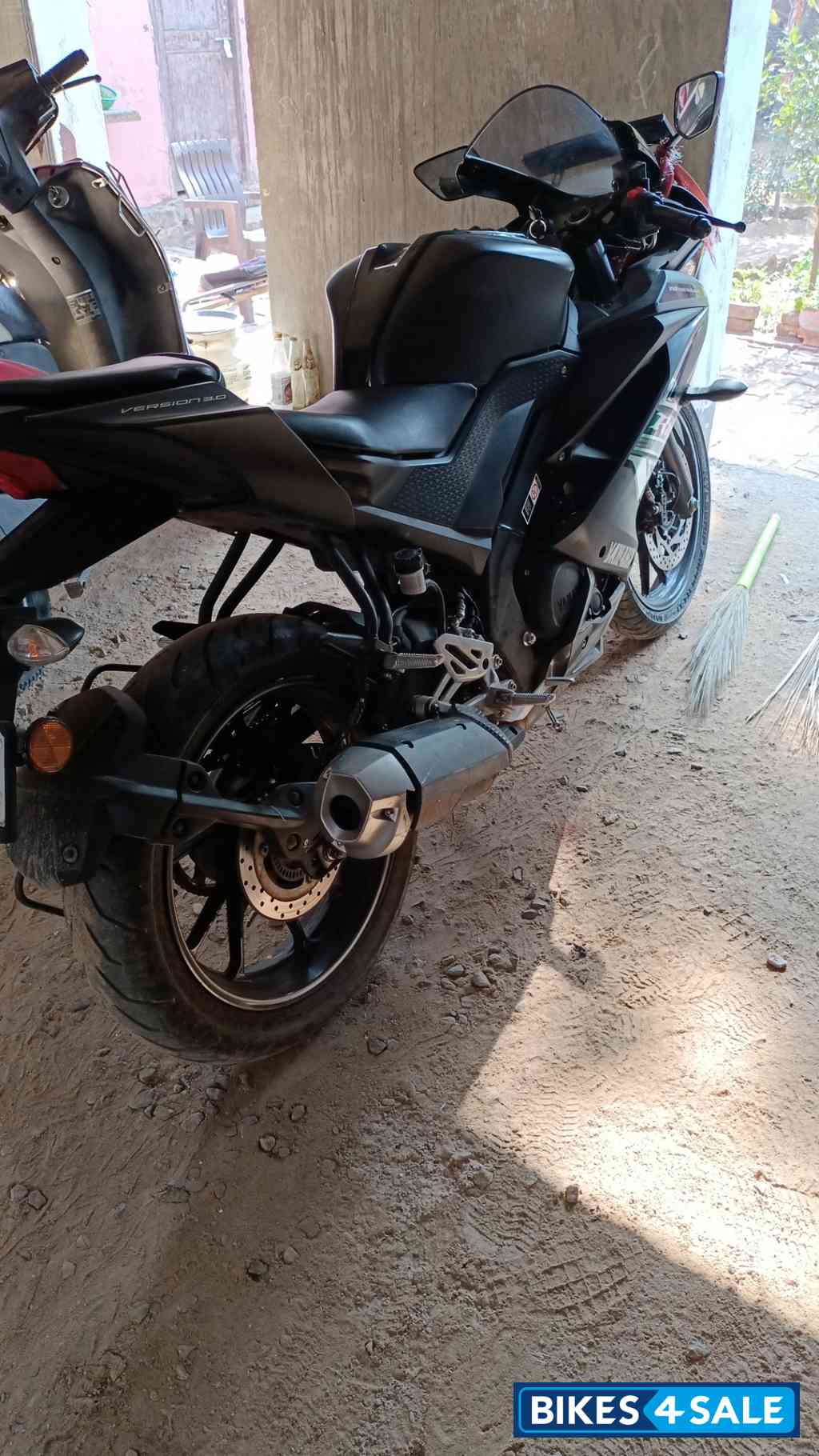 Black Yamaha YZF R15 V3 BS6