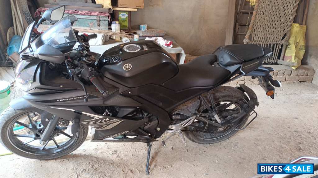 Black Yamaha YZF R15 V3 BS6
