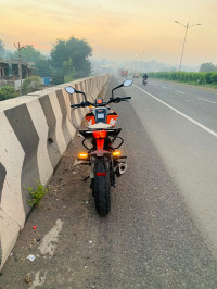 Orange KTM Duke 250 2020