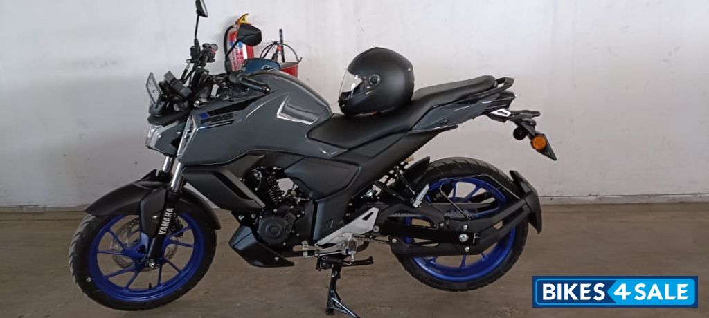 Grey - Metallic Yamaha FZ-S FI Ver 4.0