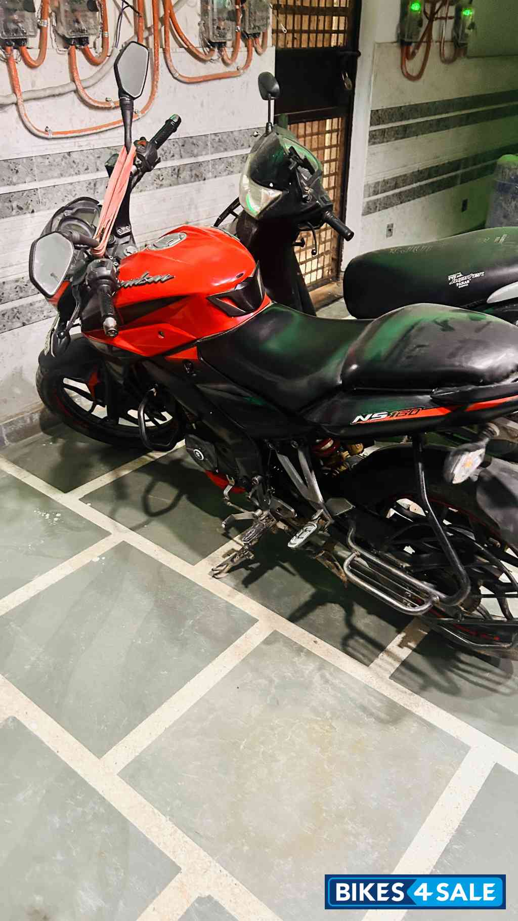 Red Bajaj Pulsar NS 160