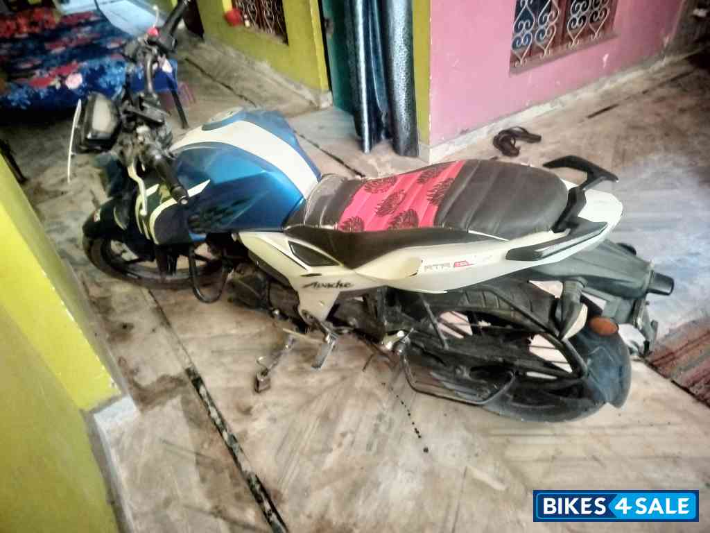 TVS Apache RTR 160 4V