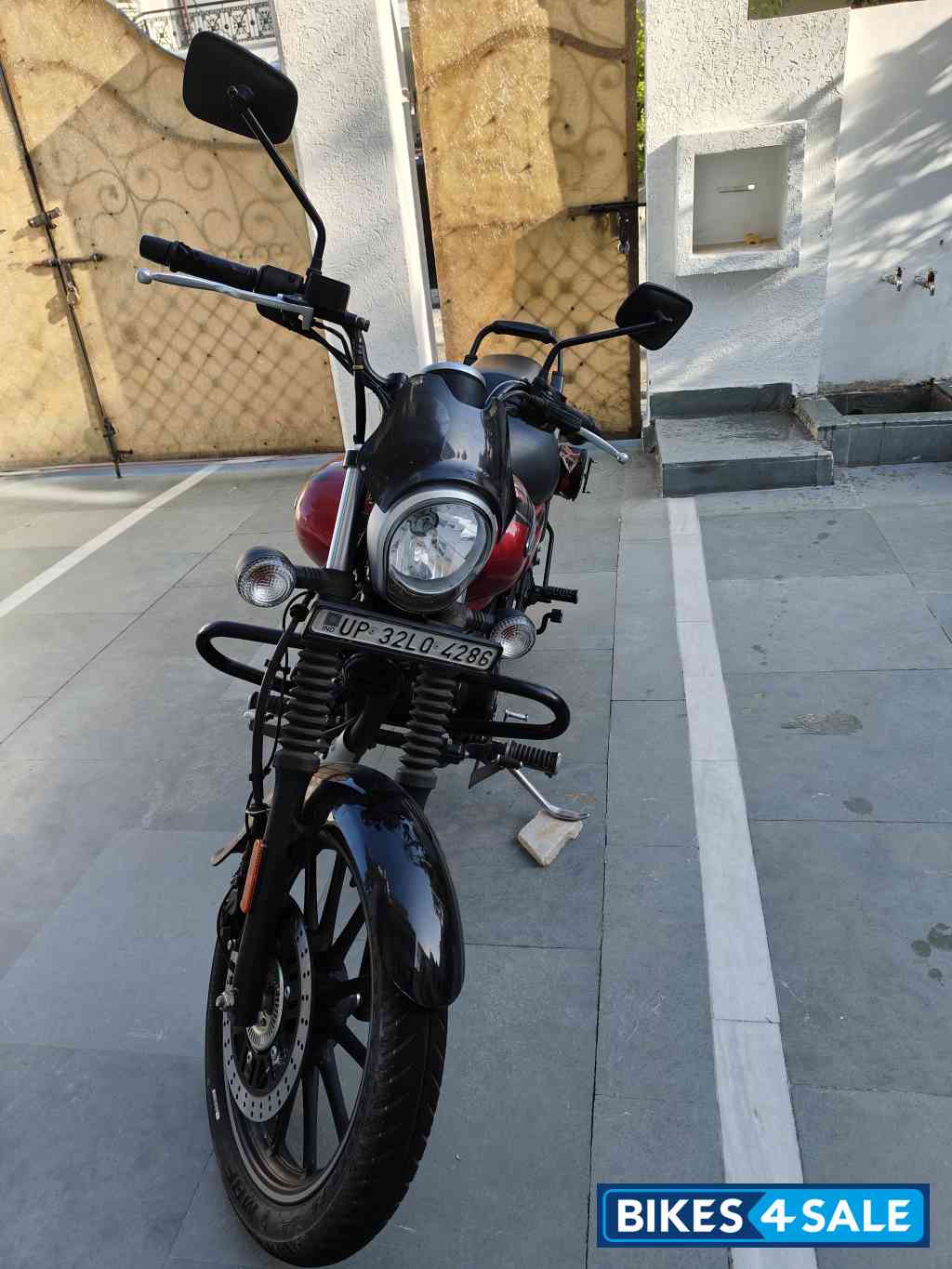 Spicy Red Bajaj Avenger Street 160 BS6