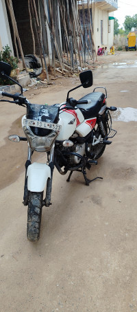 Bajaj V15