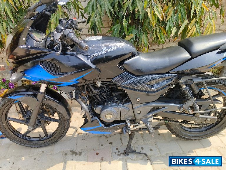 Blue & Black Bajaj Pulsar 220F