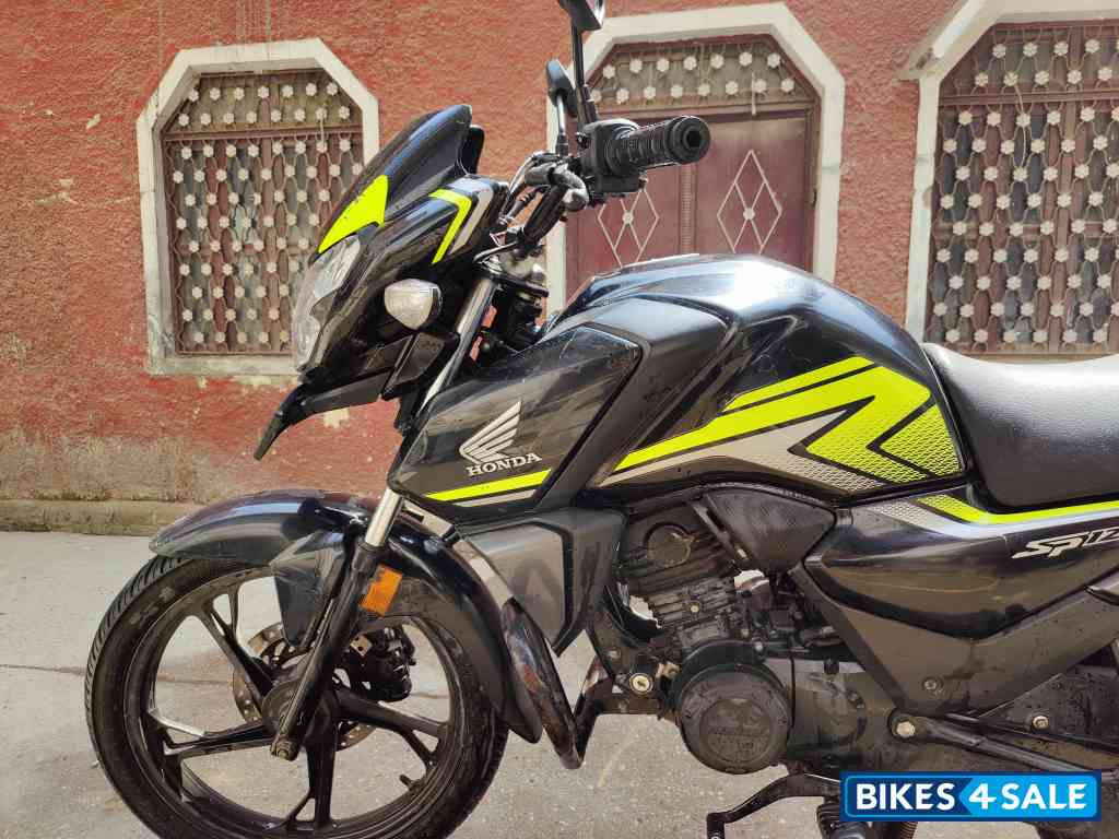 Black Honda SP 125 BSVI