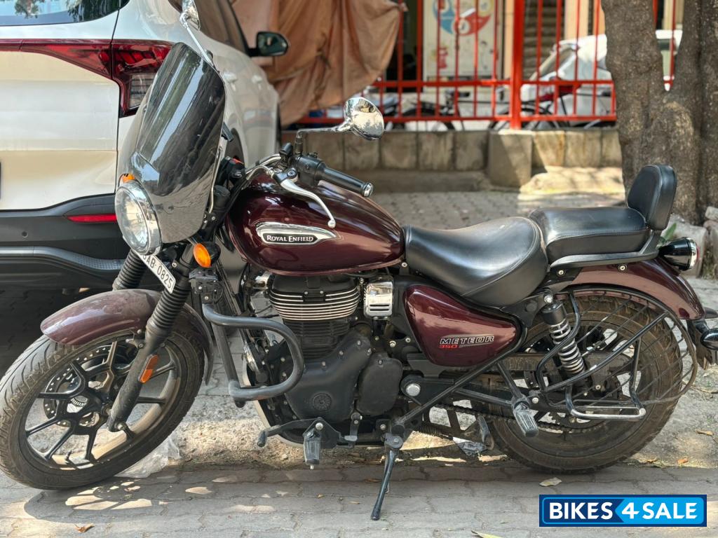 Royal Enfield Meteor 350 Stellar