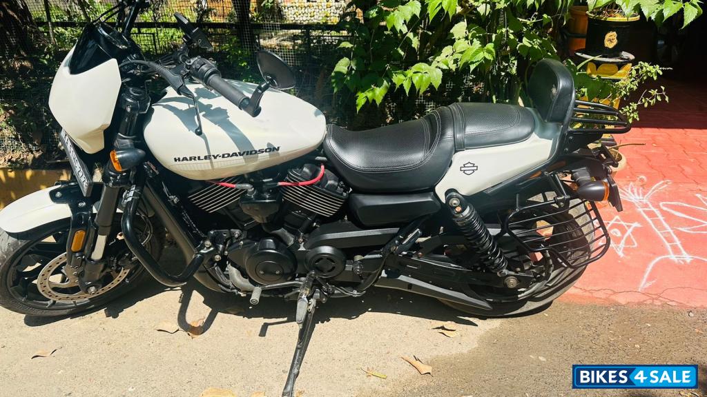 Denim White Harley Davidson Street Rod