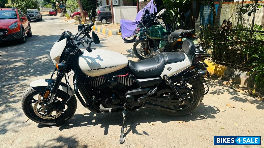 Denim White Harley Davidson Street Rod