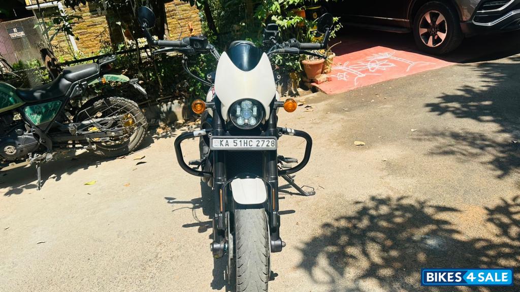 Denim White Harley Davidson Street Rod