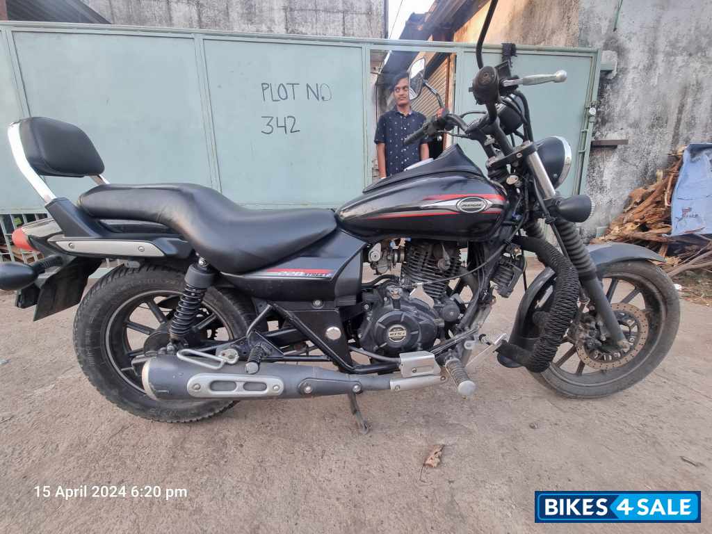 Black Bajaj Avenger Street 220
