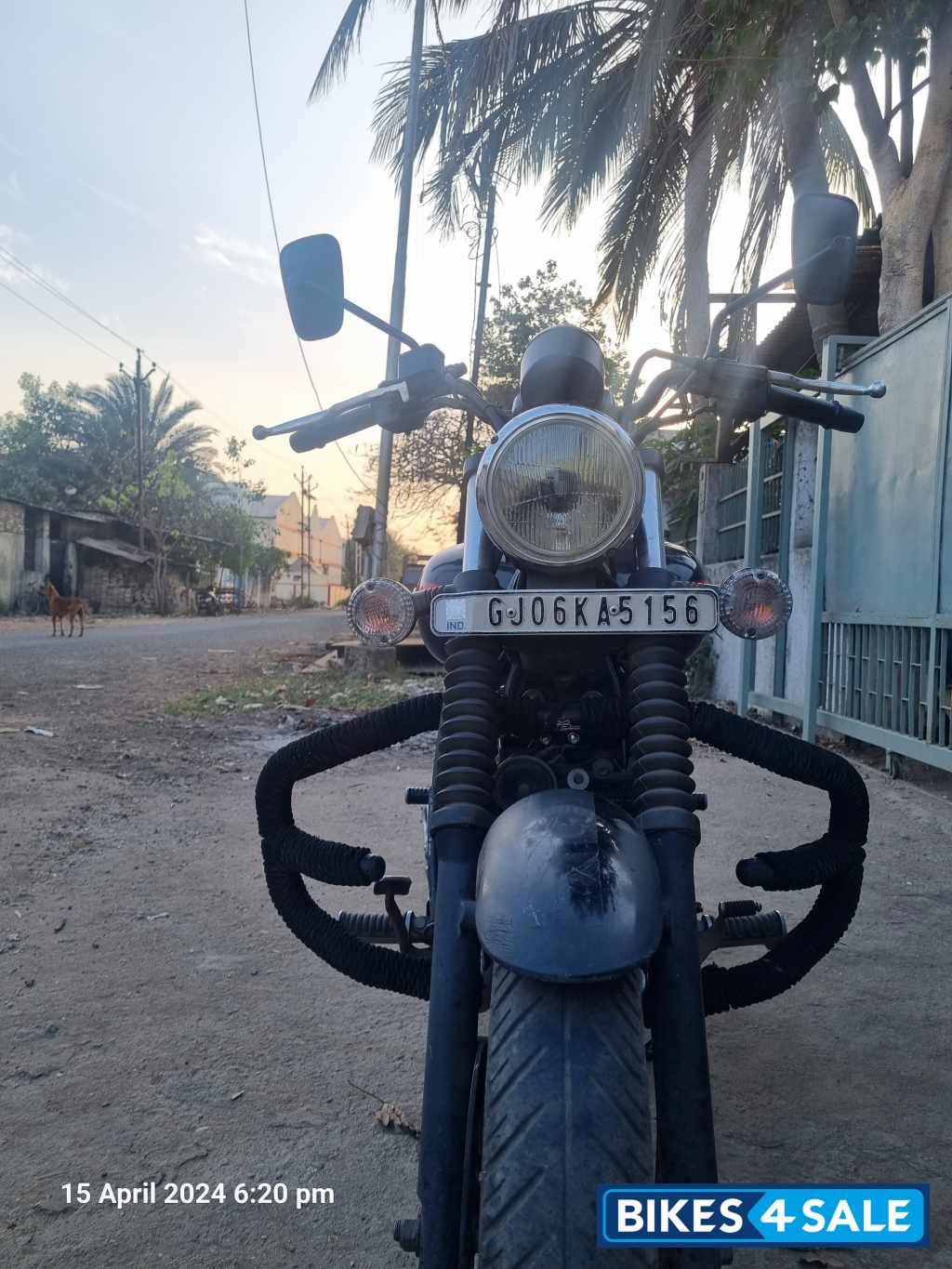 Black Bajaj Avenger Street 220