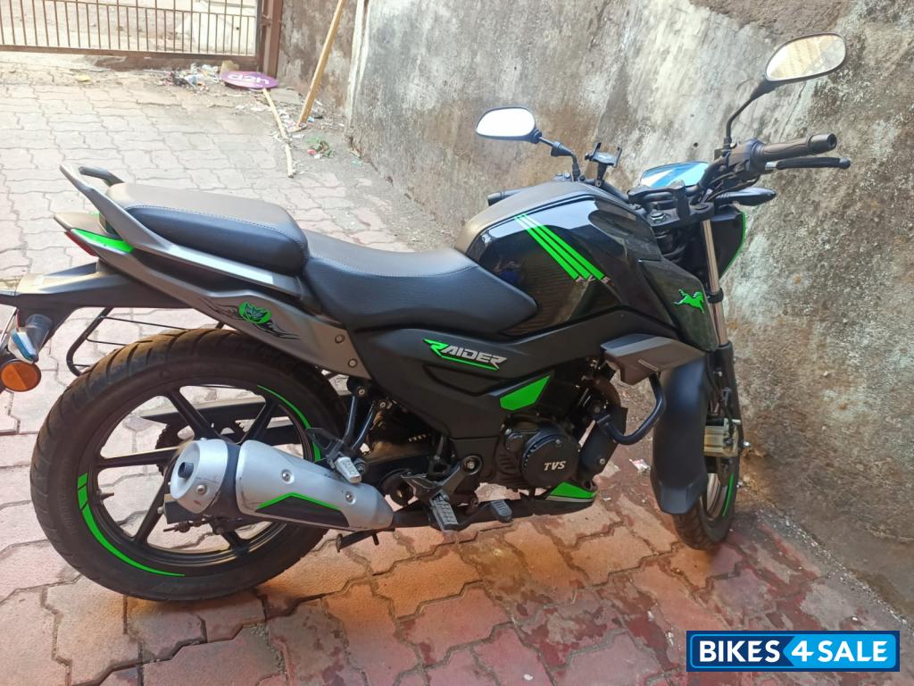 Black TVS Raider SX