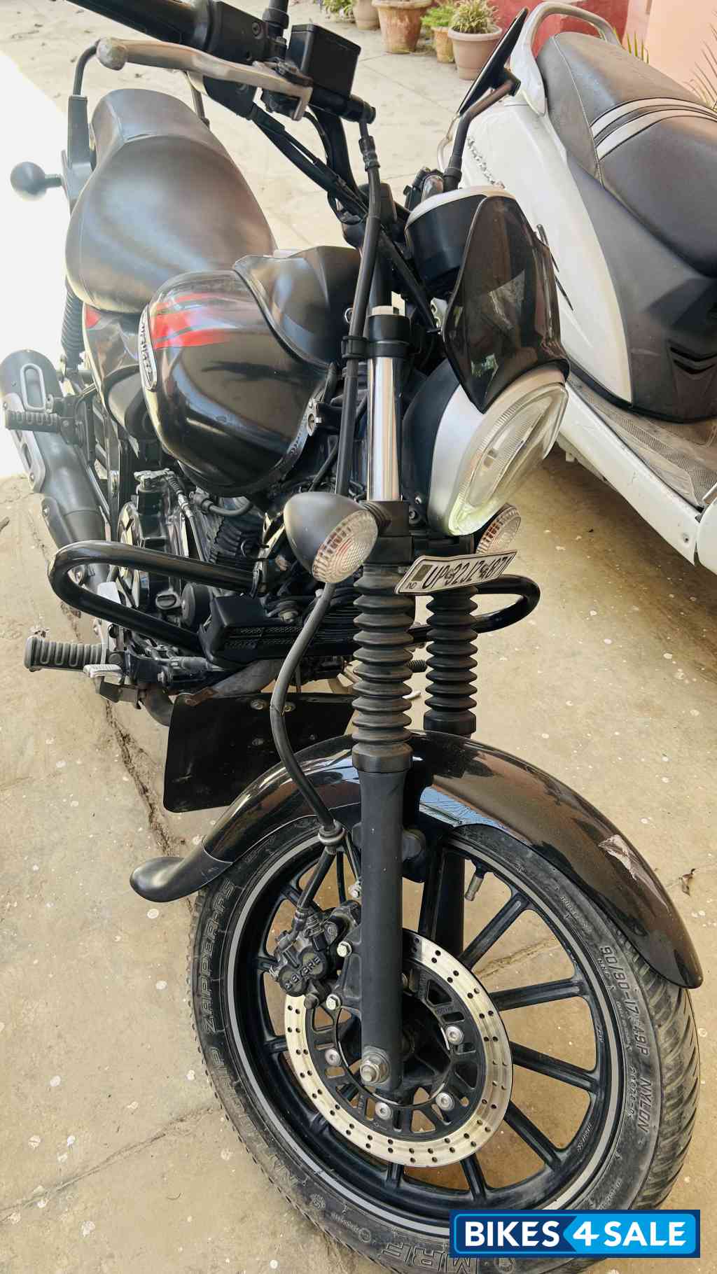 Bajaj Avenger Street 220