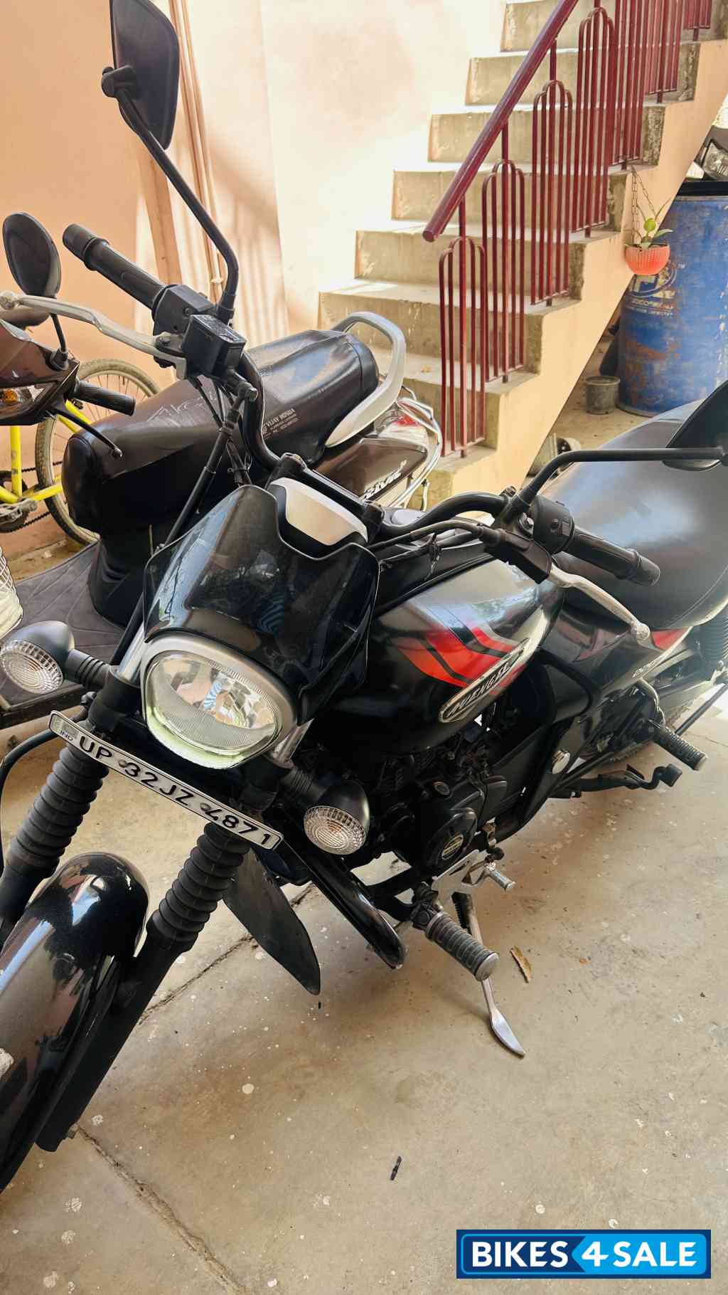 Bajaj Avenger Street 220