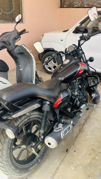 Bajaj Avenger Street 220
