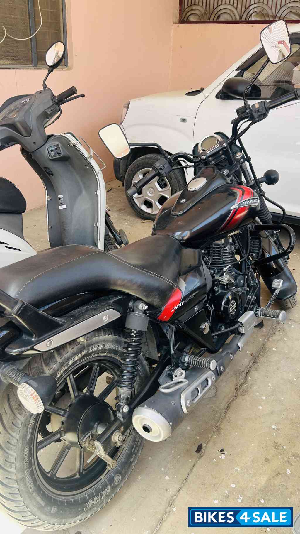 Bajaj Avenger Street 220