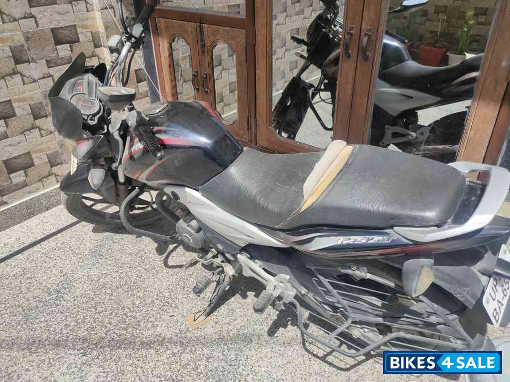 Bajaj Discover 125 ST