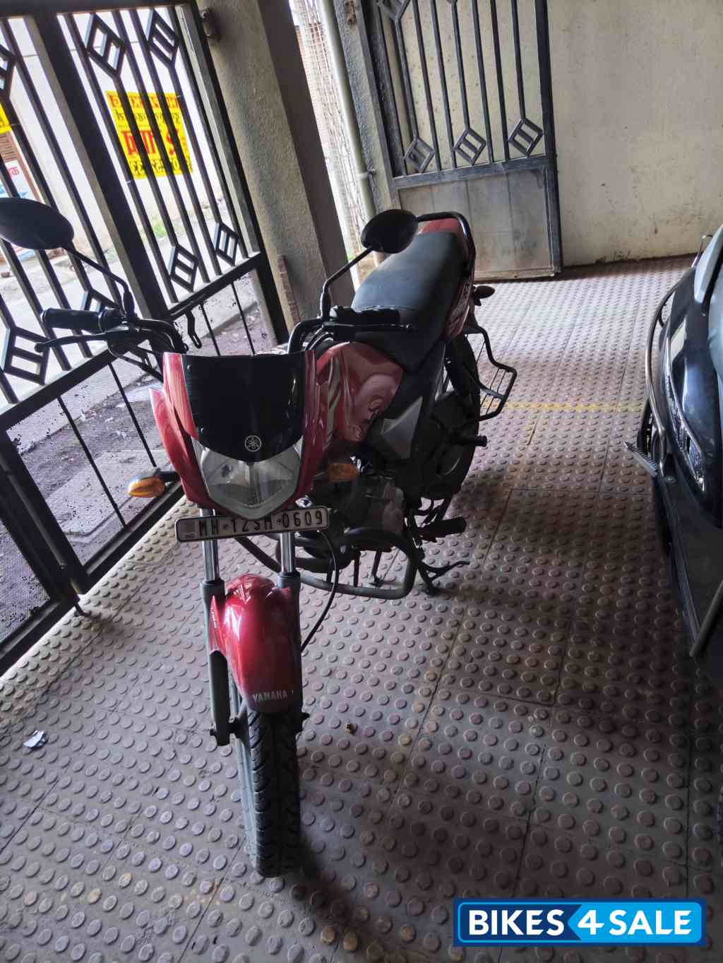 Red Yamaha Saluto RX