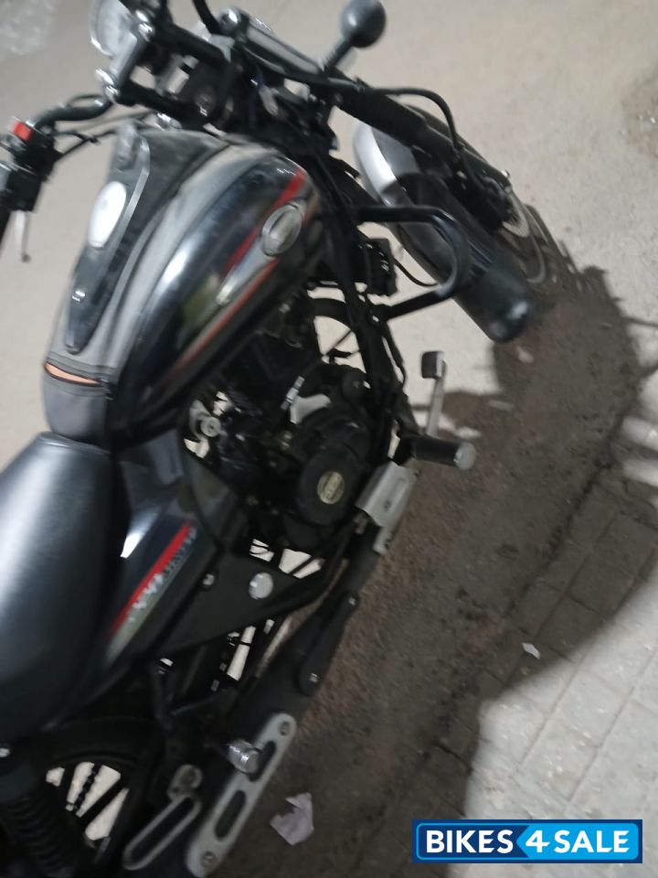Bajaj Avenger Street 220