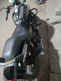 Bajaj Avenger Street 220