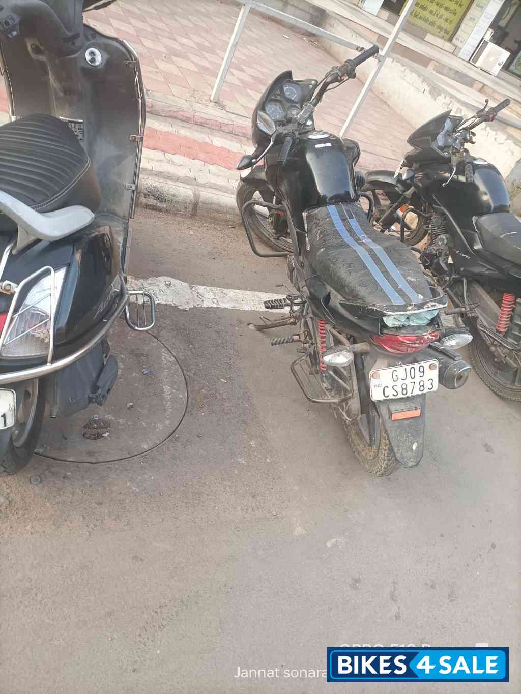 Black Honda Livo 110