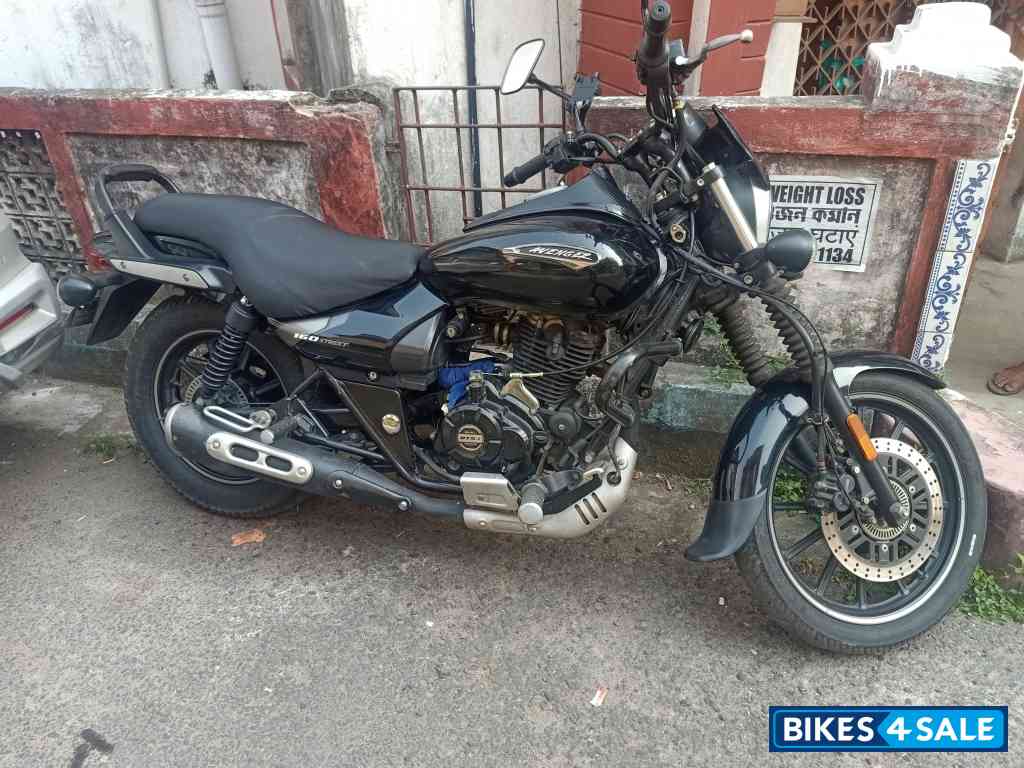 Black Bajaj Avenger Street 160 BS6