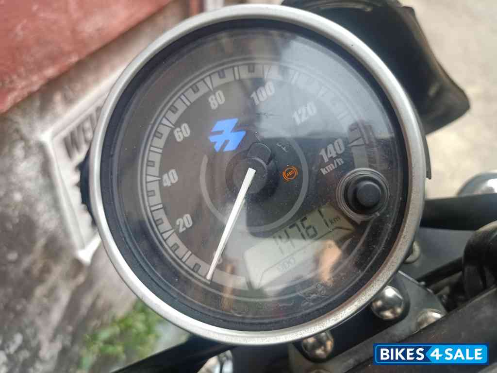 Black Bajaj Avenger Street 160 BS6