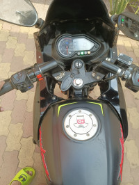 Black Neon Bajaj Pulsar 180F Neon BS6